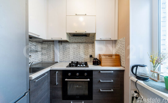 Продажа 3-комн квартиры на вторичном рынке Пограничника Гарькавого ул,  д. 24,  к. 2