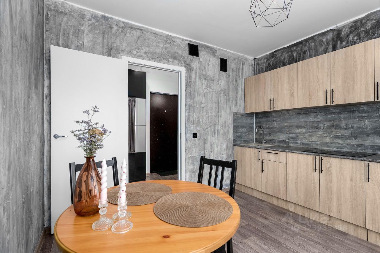 Продажа 1-комн квартиры на вторичном рынке пос. Бугры, бульвар Воронцовский, 5к4