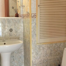 Продажа 2-комн квартиры на вторичном рынке Перекопская улица,  д. 24