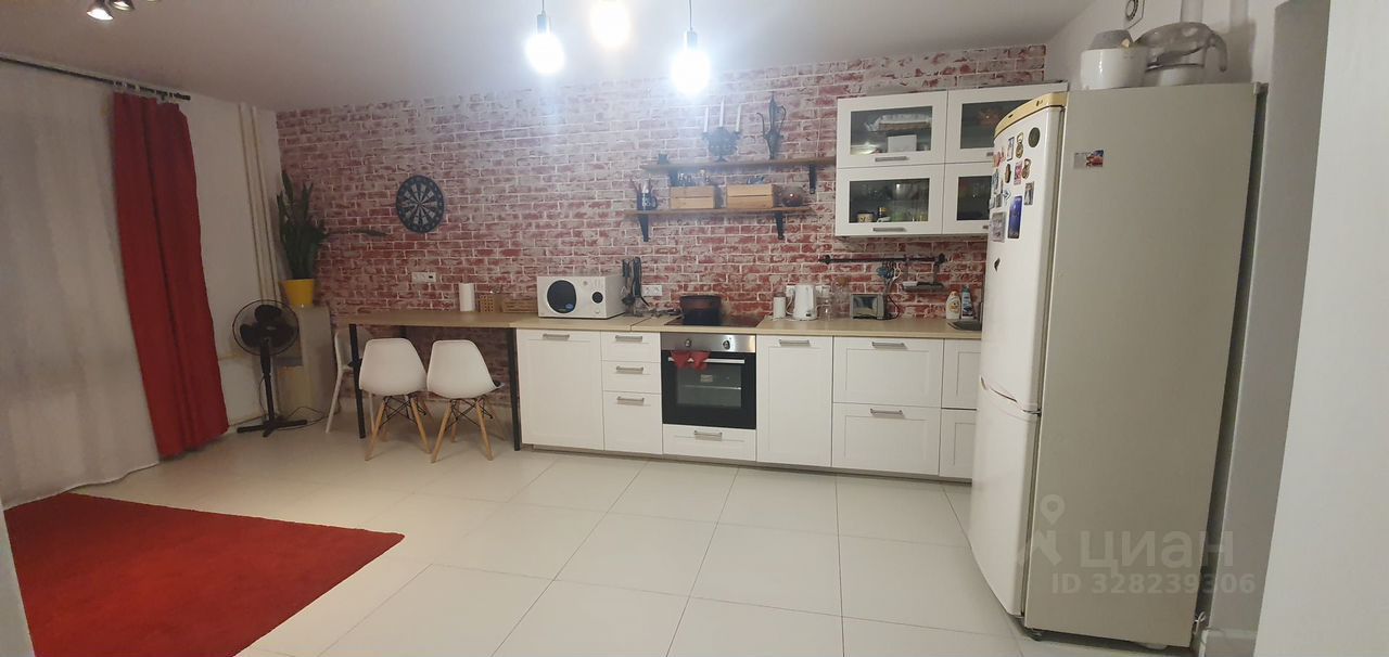 Продажа 2-комн квартиры на вторичном рынке Большая Очаковская улица, 44