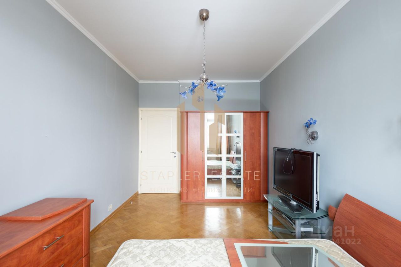 Продажа 3-комн квартиры на вторичном рынке проспект Маршала Жукова, 30
