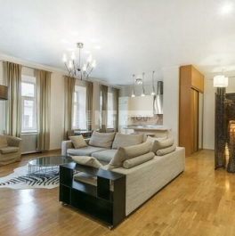 Продажа 3-комн квартиры на вторичном рынке ул Петровка,  д. 28,  к. 1