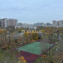 Продажа 3-комн квартиры на вторичном рынке Звёздная улица,  д. 20