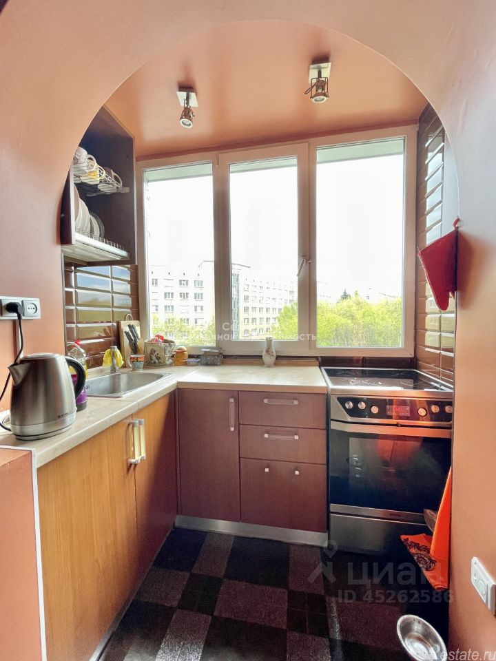 Продажа 3-комн квартиры на вторичном рынке улица Кошкина,  д. 13 к1