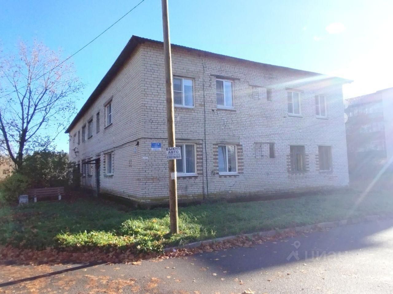 Продажа 2-комн квартиры на вторичном рынке пос. Поляны, 32