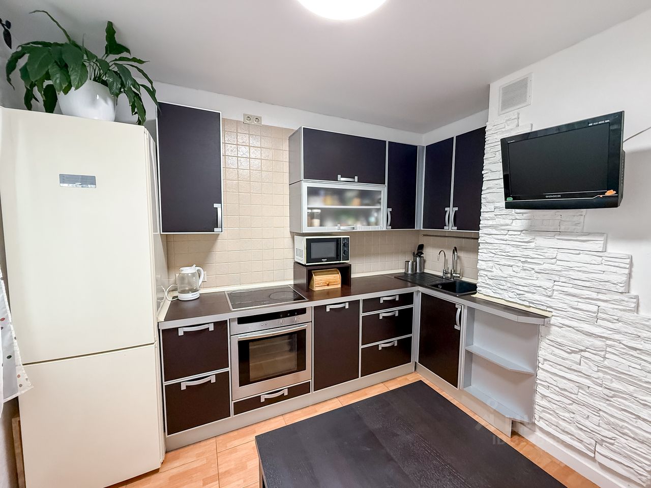 Продажа 2-комн квартиры на вторичном рынке улица Адмирала Лазарева, 43