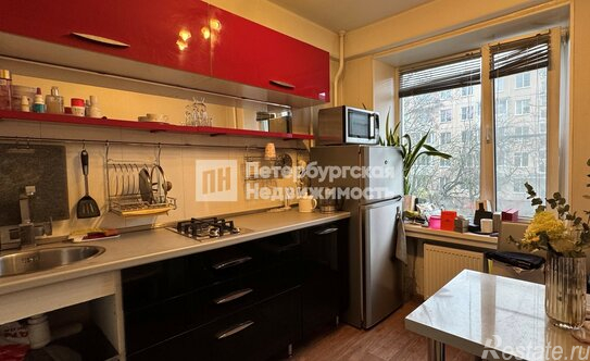 Продажа 1-комн квартиры на вторичном рынке Новоизмайловский проспект,  д. 20 к1