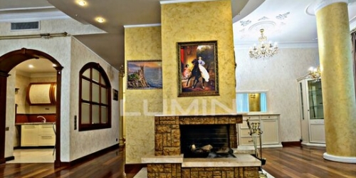 4-комн квартира Староконюшенный пер,  д. 36,  к. 2