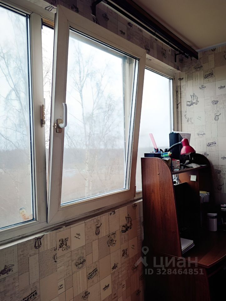 Продажа 1-комн квартиры на вторичном рынке Сосновый Бор, Молодежная улица, 1