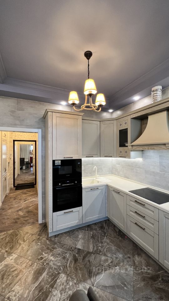 Продажа 1-комн квартиры на вторичном рынке Красногвардейский бульвар, 15С2