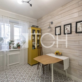 Продажа 2-комн квартиры на вторичном рынке Королев, Фрунзе ул, 1б