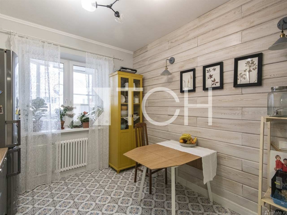 Продажа 2-комн квартиры на вторичном рынке Королев, Фрунзе ул, 1б