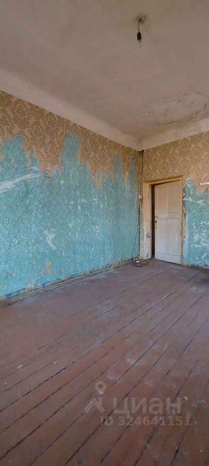 Продажа 3-комн квартиры на вторичном рынке Лобня, Лесная улица, 23