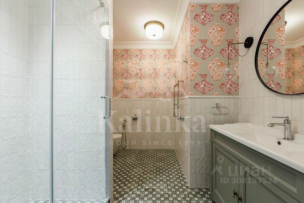 Продажа 2-комн квартиры на вторичном рынке Большая Садовая улица, 5к2