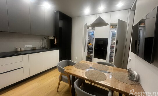 Продажа 2-комн квартиры на вторичном рынке Планерная улица