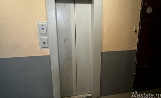 Продажа 2-комн квартиры на вторичном рынке Петергофское ш,  д. 11/21