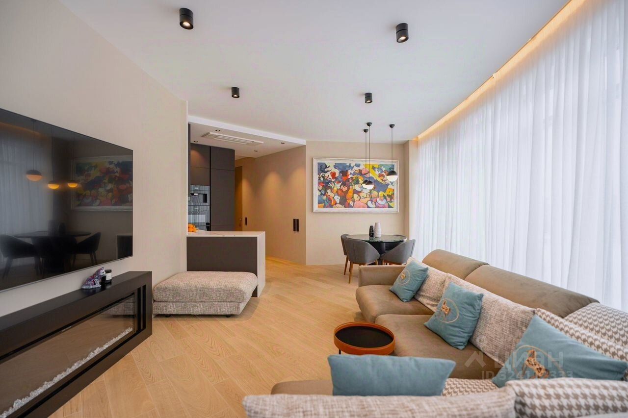 Продажа 4-комн квартиры на вторичном рынке Пионерская улица, 50