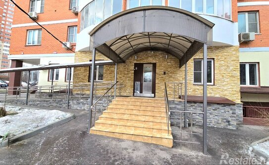 Продажа 4-комн квартиры на вторичном рынке Веерная улица,  д. 2