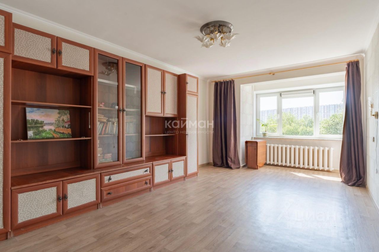 Продажа 3-комн квартиры на вторичном рынке улица Кораблестроителей, 12к2