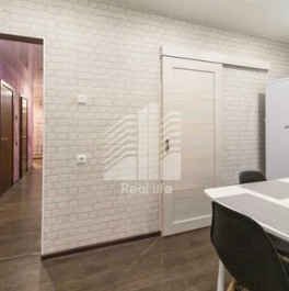 Продажа 3-комн квартиры на вторичном рынке посёлок Володарского, улица Елохова роща,  д. 4