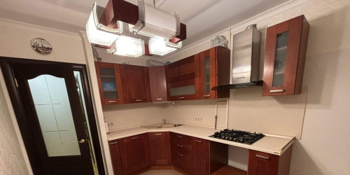 3-комн квартира Лазо улица,  д. 14,  к. 1