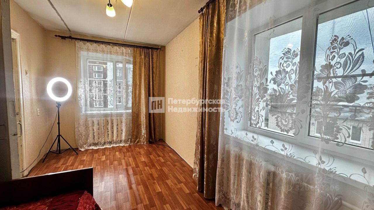 Продажа 2-комн квартиры на вторичном рынке д. Гостицы, 3