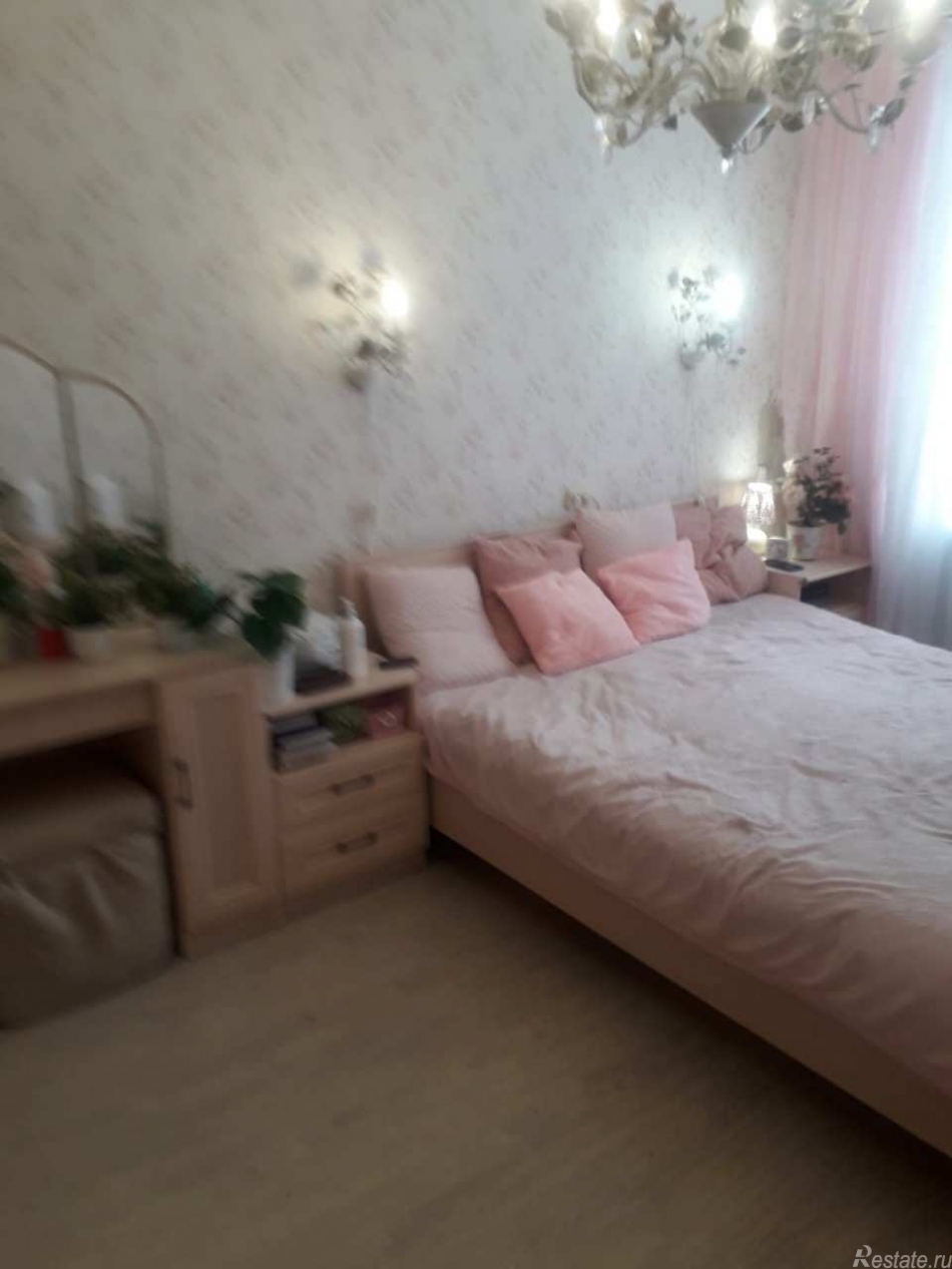 Продажа 2-комн квартиры на вторичном рынке Кронштадт г., Советская ул. ,  д. 11