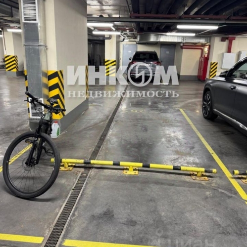 Гараж/парковка Авиационная улица,  д. 77