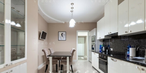 3-комн квартира ул Нежинская,  д. 1,  к. 2