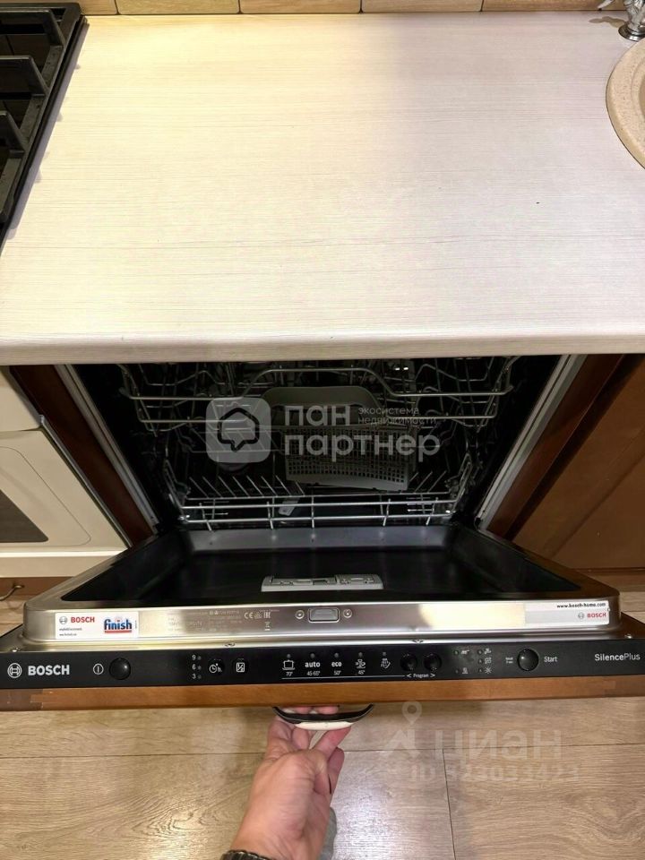 Продажа 3-комн квартиры на вторичном рынке Южный мкр, улица Доктора Сотникова, 3