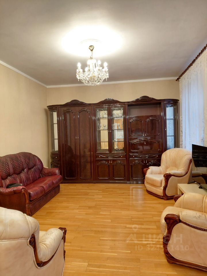 Аренда 3-комн квартиры на вторичном рынке Большая Пушкарская улица, 11