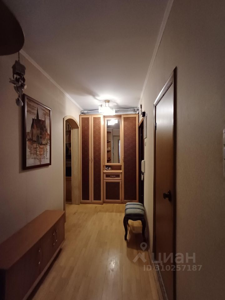 Продажа 3-комн квартиры на вторичном рынке улица Молодцова, 6