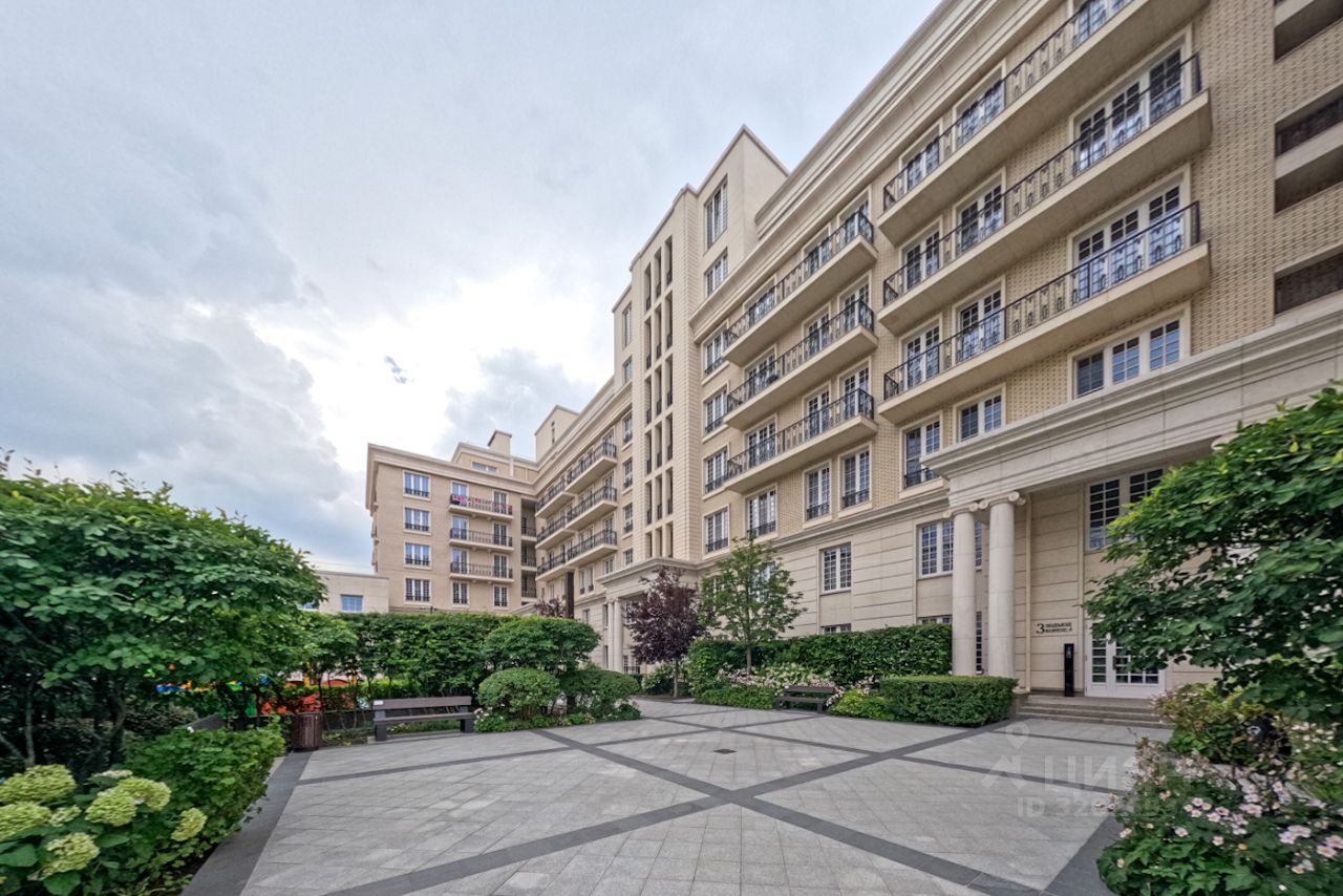 Продажа 4-комн квартиры на вторичном рынке улица Ефремова, 19к1