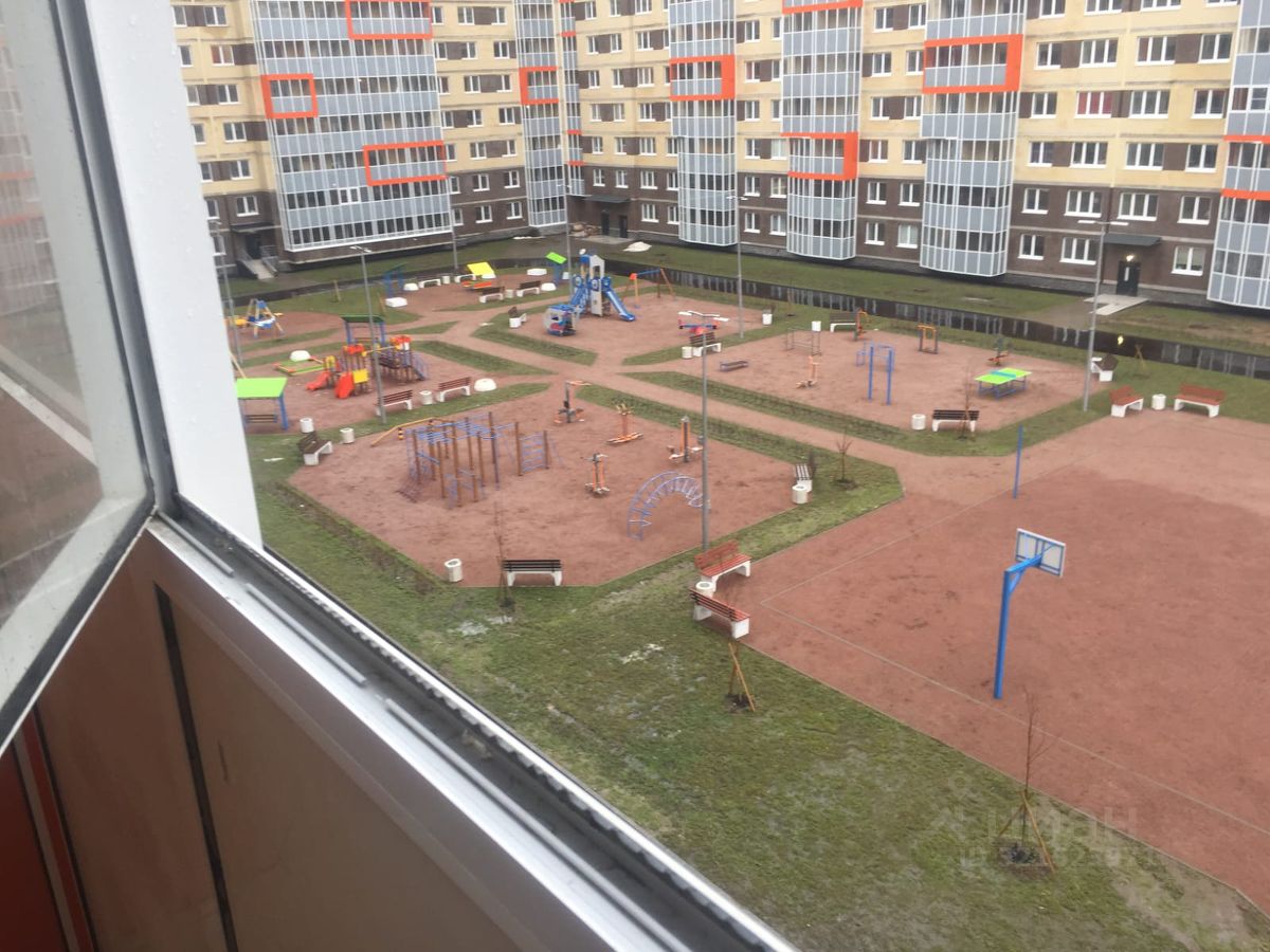 Продажа 1-комн квартиры на вторичном рынке пос. Бугры, бульвар Воронцовский, 9к2