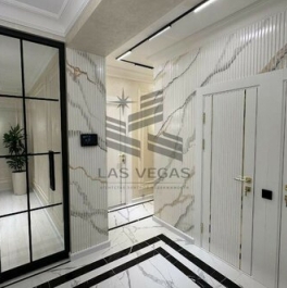 Аренда 4-комн квартиры на вторичном рынке набережная Кутузова,  д. 30