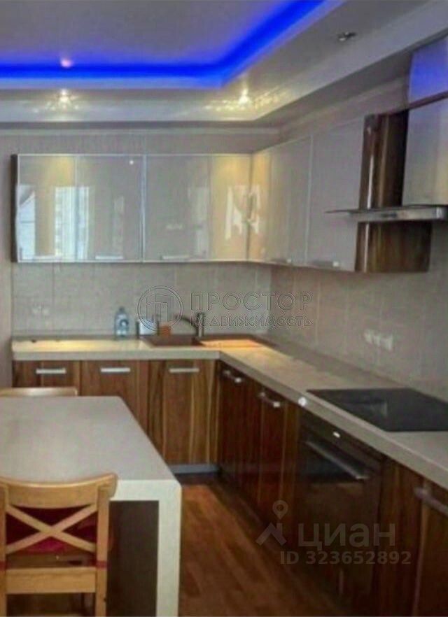 Продажа 3-комн квартиры на вторичном рынке улица Маршала Савицкого, 16
