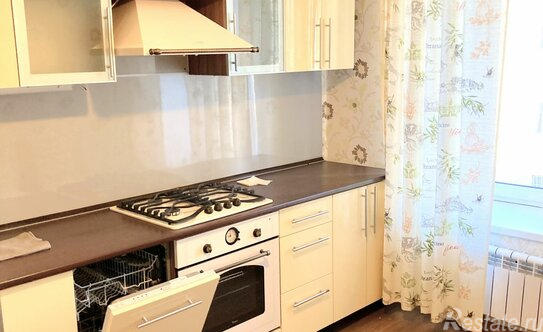 Продажа 2-комн квартиры на вторичном рынке 13-я линия,  д. 36