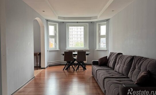 Продажа 3-комн квартиры на вторичном рынке Полковая улица,  д. 20