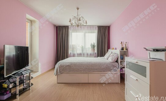 Продажа 3-комн квартиры на вторичном рынке Есенина ул,  д. 1,  к. 1