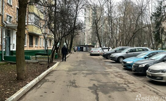 Продажа 1-комн квартиры на вторичном рынке Кронштадтский б-р,  д. 21