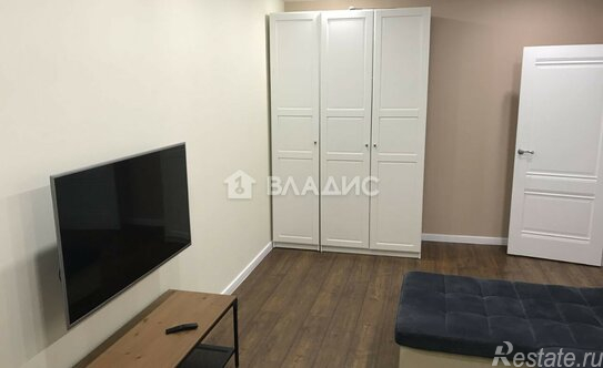 Продажа 2-комн квартиры на вторичном рынке улица Грина,  д. 1 к4