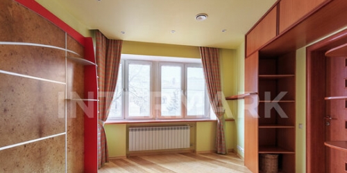 4-комн квартира Толмачевский Ст. пер,  д. 3
