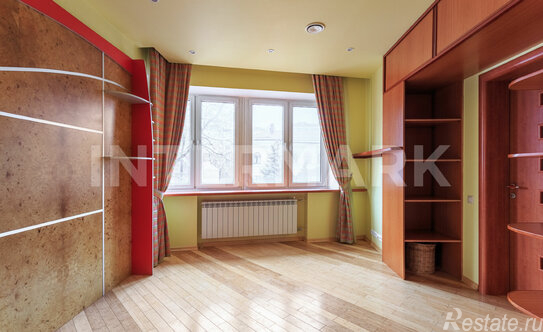 Продажа 4-комн квартиры на вторичном рынке Толмачевский Ст. пер,  д. 3