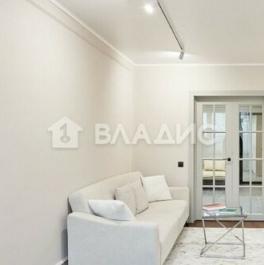 Продажа 4-комн квартиры на вторичном рынке Хлебозаводский проезд