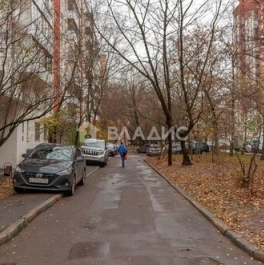 Продажа 3-комн квартиры на вторичном рынке улица Ирины Левченко,  д. 4