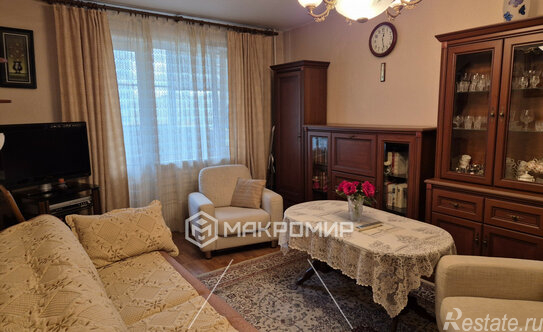 Продажа 1-комн квартиры на вторичном рынке Маршала Захарова ул,  д. 60