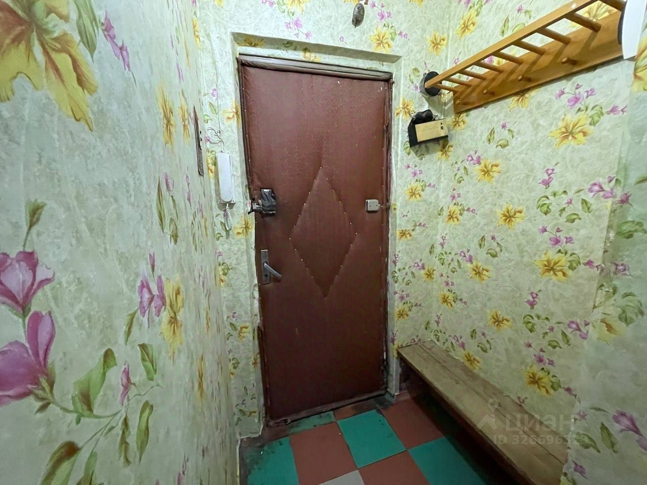 Продажа 2-комн квартиры на вторичном рынке Пражская улица, 27
