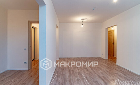 Продажа 3-комн квартиры на вторичном рынке Орлово-Денисовский проспект,  д. 15 к1 с1