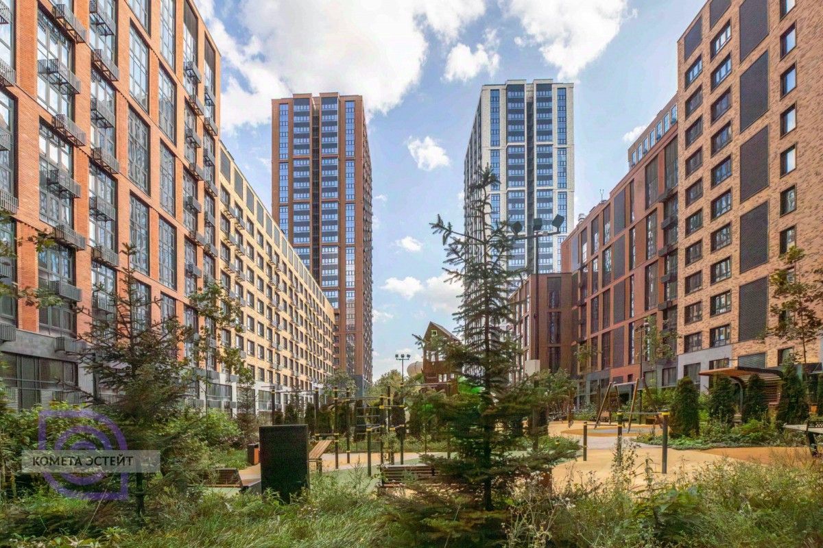 Продажа 3-комн квартиры на вторичном рынке Клинская улица, 2А