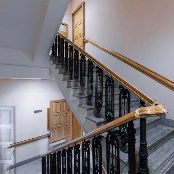 Продажа отдельного здания Плющиха ул,  д. 10